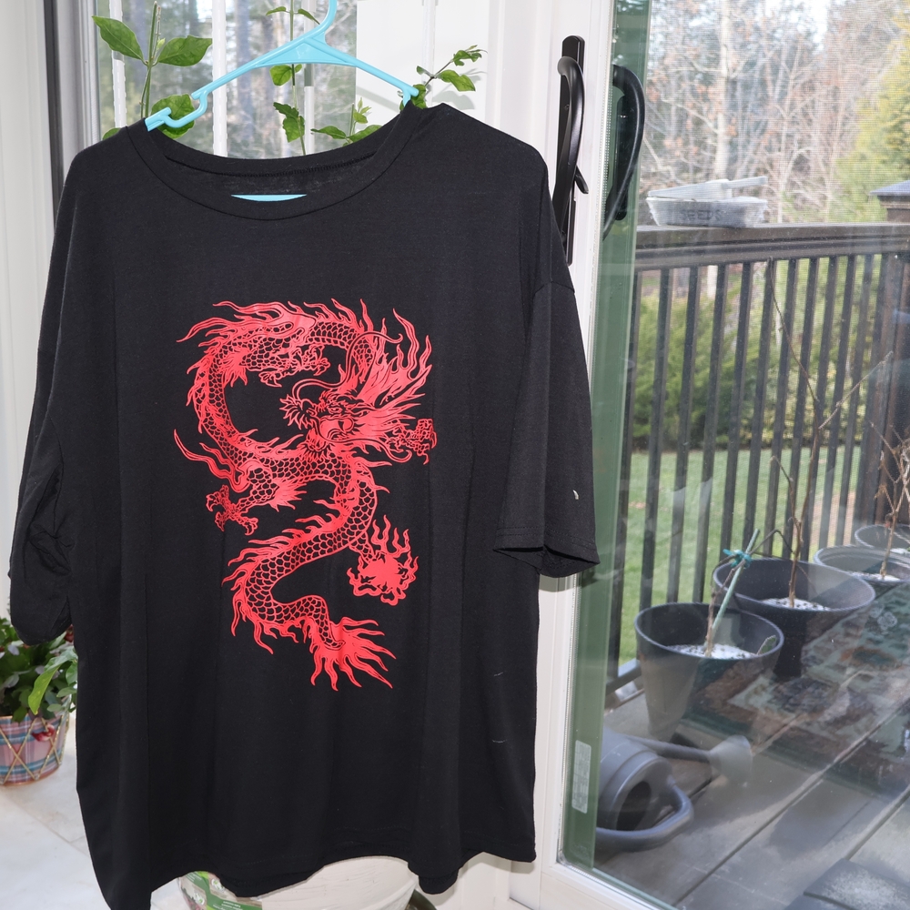 Black Women's T‑Shirt with Red Dragon Graphic